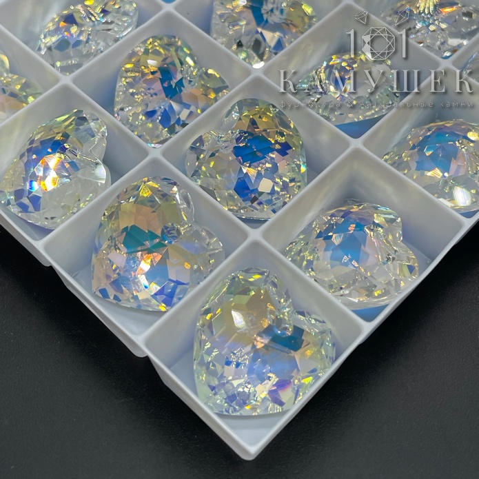 6215 Classic Heart Pendant 18mm Crystal Aurore Boreale (AB)